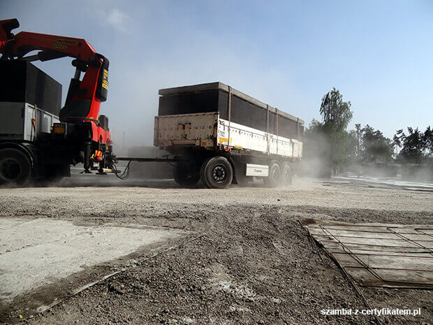 Transport monolitycznych szamb betonowych  w Opolu Lubelskim z gwarancją